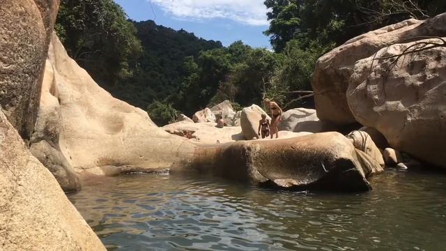 BA HO WATERFALL смотреть онлайн