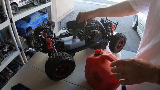 Losi DBXL 32cc First Start & Finishing the Installation ( break in time ) смотреть онлайн