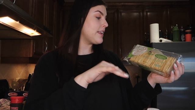 HEALTHY HOLIDAY GROCERY HAUL | How I Eat Healthy During The Holidays *NO RESTRICTION | vlogmas day смотреть онлайн