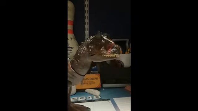 Mattel snap squad carnotaurus toro and regular toro review смотреть онлайн