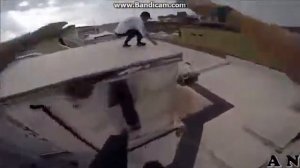 Побег от маньяка с мачетой от первого лица с элементоми паркур