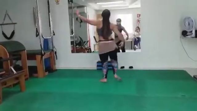 In classes - Dança do Ventre (Mary Roessler Bellydancer) смотреть онлайн