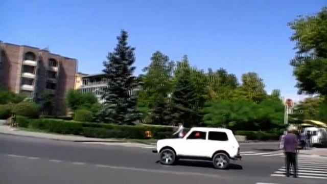 Artak Kazarian-HAYASTAN (Es SIrum Em Im Yerkir@)