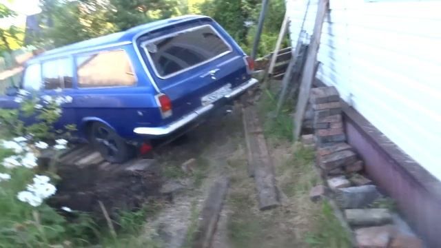 Дачный движ,между въездом и домом.(5.2) смотреть онлайн