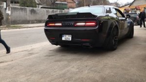 Dodge Challenger 6.4 на злющей прошывке и с громким но приятным выхлопом