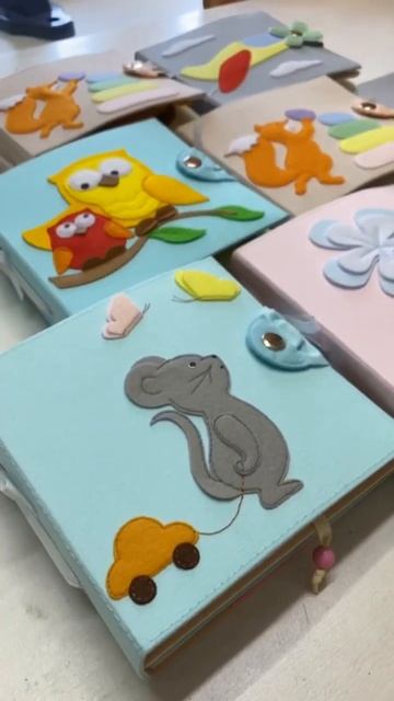 Давайте знакомиться! Я Елена и я создаю детские книги из фетра.