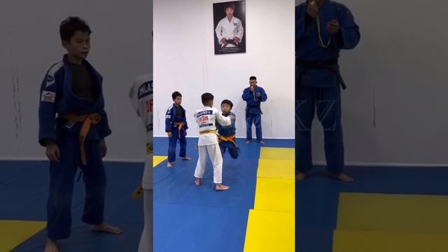 Judo Ippon-Seoi-Nage, ORTUS.KZ. Скоростное набрасывание по заданию, тренер Пак Сергей Александрович смотреть онлайн