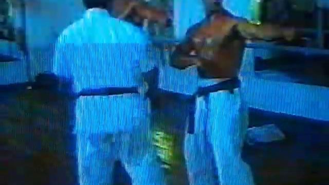 Karate Do, Yoshimitsu Onaga, Gabriel Diaz y Miguel Ramos , Naihanchi Shodan смотреть онлайн