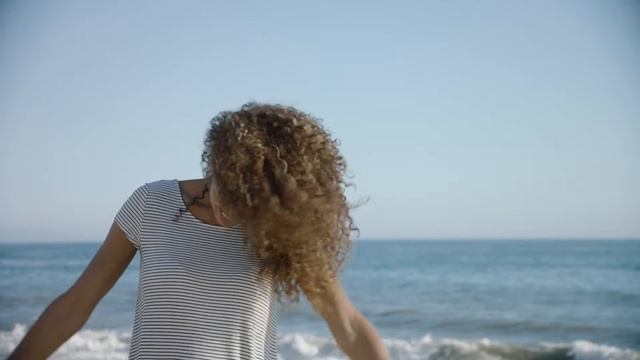 Embrace Your Natural Curls смотреть онлайн