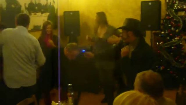 Мерсоводы жгут на ёлке! смотреть онлайн