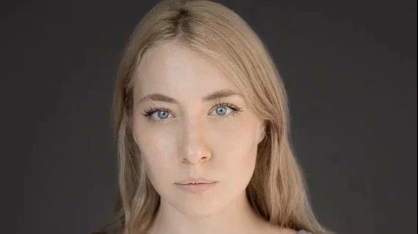 Ева Елизарова. Визитка на французском языке смотреть онлайн