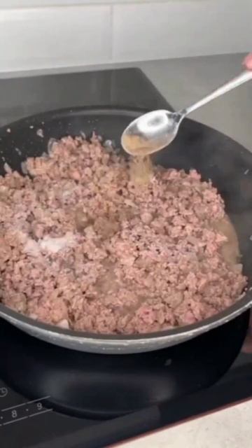 Мясные Ватрушки в Духовке #short#shorts смотреть онлайн