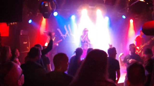 Misfits - 'Where Eagles Dare' (HUORA cover) - live смотреть онлайн