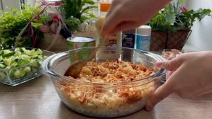 БЕРУ МИВИНУ И  КОЛБАСУ И ГОТОВЛЮ ВКУСНЫЙ САЛАТ! СЪЕДЯТ ЗА 5 МИНУТ.