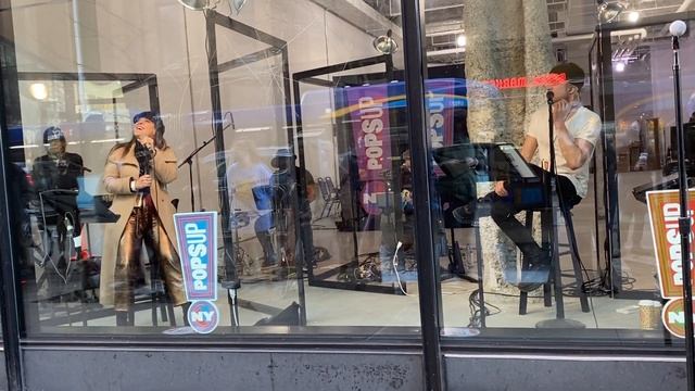 Gavin Creel & Shoshana Bean - Saving All My Love For You (NYPopsUp) смотреть онлайн