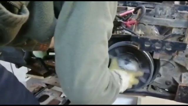 POLARIS SPORTSMAN 500 demontaż paska i wariatora cz. 2 / How to change Drive Belt CVT Clutch part 2 смотреть онлайн