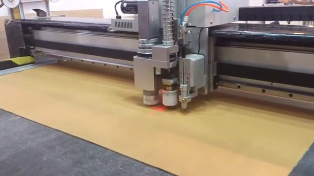 Изготовление картонной коробки из трехслойного микрогофрокартона вырезание с биговкой на планшетном смотреть онлайн