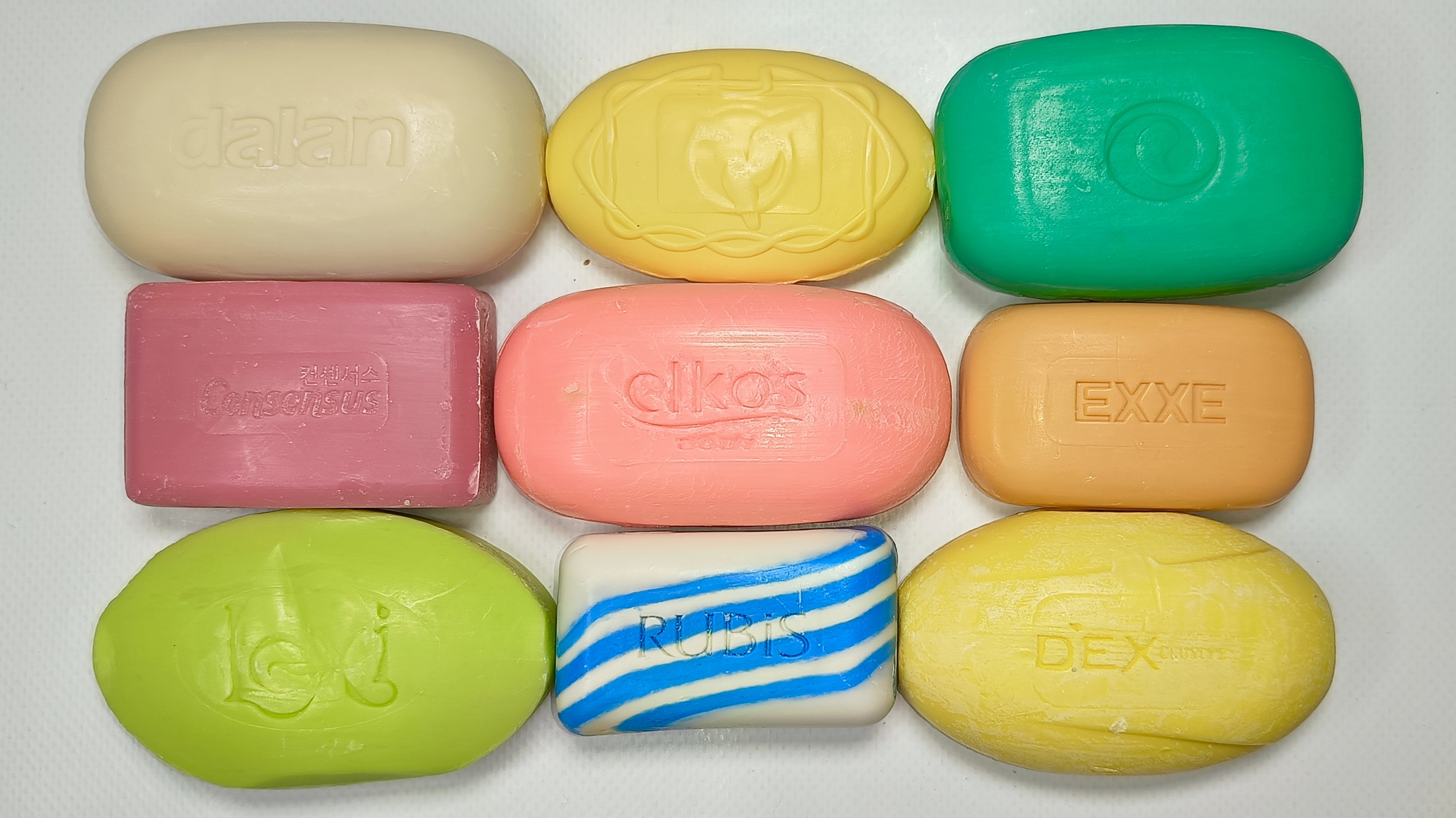 расслабляющая асмр резка яркого сухого мыла. cutting soap. ASMR смотреть онлайн