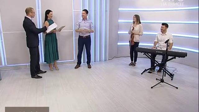 «За белой стеной»: благотворительный театр без слов смотреть онлайн