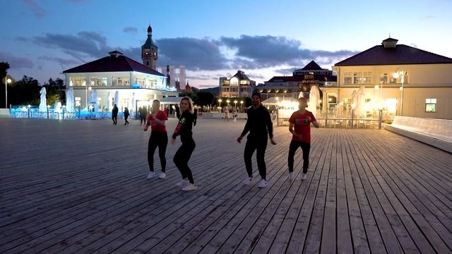 Zumba®Fitness - BAILEMOS DESPACIO 🎶 Dani J 🎶 Bachata - Team of friends смотреть онлайн