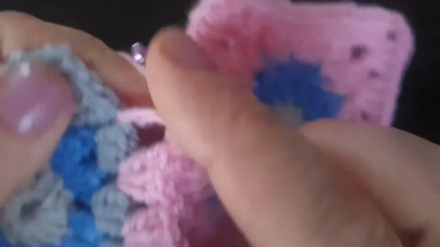 Як з'єднати квадратні мотиви гачком. Просто і швидко. Відео для початківців. смотреть онлайн