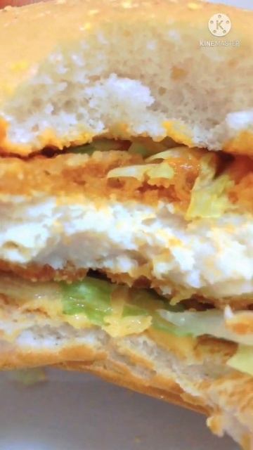 New spicy habanero mcchicken burger sandwich #shorts смотреть онлайн