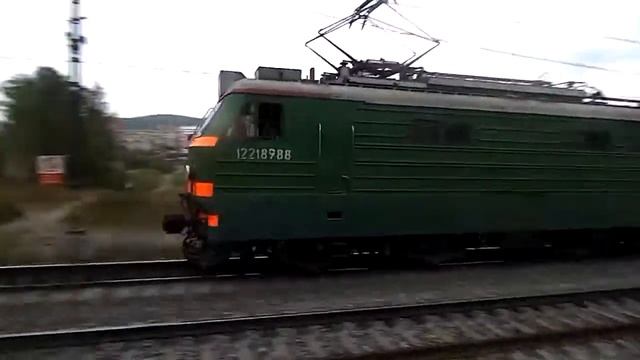 ВЛ10К-949 В 3 секции и 2ЭС6-??? смотреть онлайн