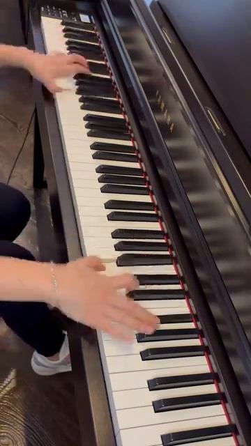 Edvard Grieg - In the Hall of the Mountain King / Эдвард Григ - В пещере горного короля смотреть онлайн