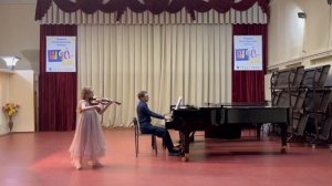 К. Мострас. Восточный танец