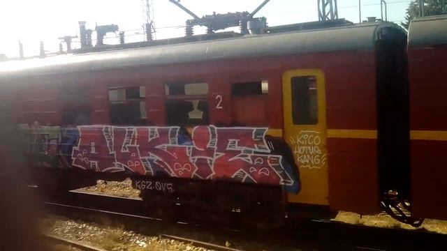 Успоредно движение на две ЕМВ 32 + як поздрав 🚞😎😁 смотреть онлайн