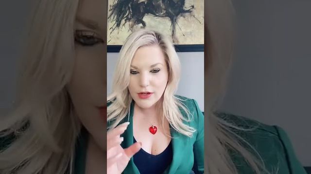 Who Shuffles Your Cards Episode #8–Strength + General Collective Tarot Reading смотреть онлайн