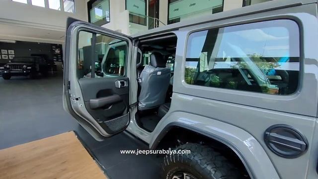 Sting Grey Jeep Wrangler Rubicon Hard Top version my 2023 walk-around смотреть онлайн