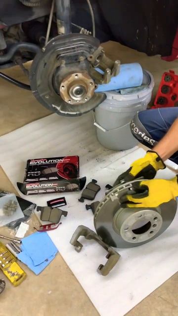 BMW Brake Noise ? #bmw #bmwx3 #bmwx4 #bmwf25 #bmwf26 #hack#short #noise #viral #brake #video #foryo смотреть онлайн