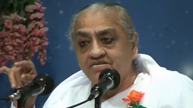Dadi Gulzar Meeting Youth Group _   9 09 2007  (Hindi)