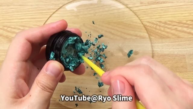 Satisfying Slime Coloring with Makeup! Mixing Rainbow Lip Gloss + Eyeshadow Plette into Clear Slime смотреть онлайн