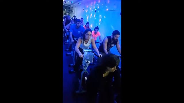 Nueva Clase! ZBike - Bailá arriba de la Bici! смотреть онлайн