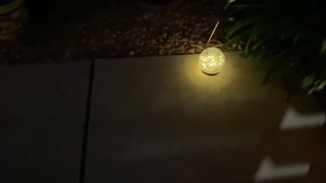 Kooboe Globe Crack Glass Outdoor Garden Solar Lights - 2 Pack Waterproof 40 LED Solar Patio Lights смотреть онлайн