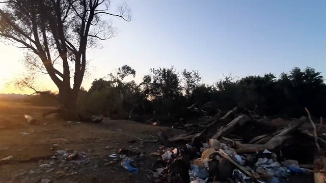 На месте падения самолёта ИЛ-76 в Рязани уже устроили свалку. это п-ц какой-то, стыдоба смотреть онлайн