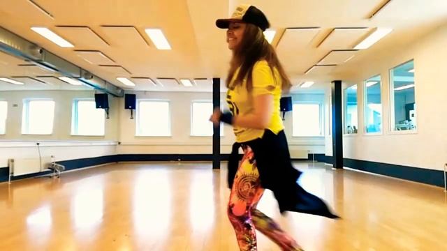 PARECEN VIERNES Marc Anthony SALSA - Original Choreo Karla Borge смотреть онлайн