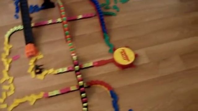 Domino Topple 5- Neon Super Deluxe!!! смотреть онлайн