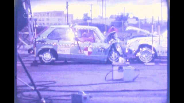 VW Rabbit vs AMC Concord | 1980 | Symmetric Head-on Frontal Crash Test (2) | NHTSA смотреть онлайн
