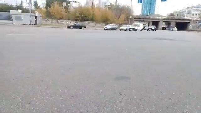 Женщина за рулём фуры.