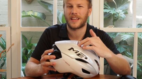 Met Manta MIPS Helmet | Bikebug