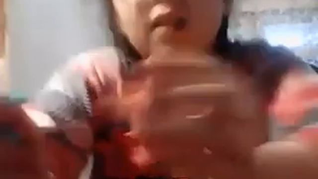 Извеняюсь перед прошлым видео. Аткрываю киндер. смотреть онлайн