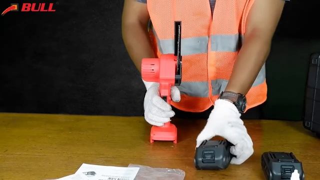 Mini cordless chain saw BL504 gergaji rantai baterai смотреть онлайн