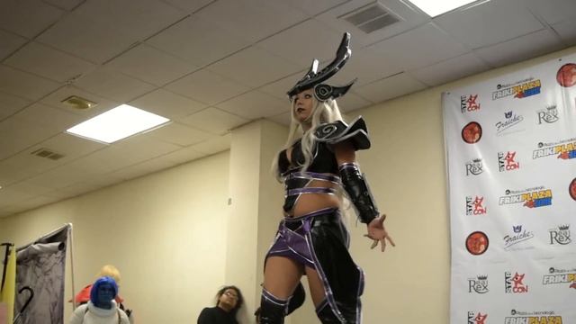 Pasarela Sexy Cosplay - League of Legends, en StarCon León смотреть онлайн