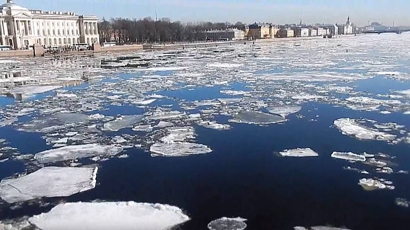 Архив. Ледоход на НЕВЕ. 12 апреля 2018. смотреть онлайн