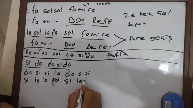 En kolay saz dersi 60 UZUN İNCE BİR YOLDAYIM смотреть онлайн