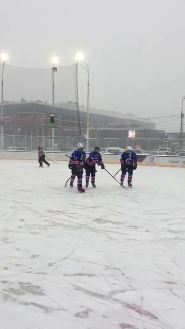 Отличный гол с синий линии нападающего Кирилла Яковлева #88 на турнире ДХЛ 2018 год. смотреть онлайн