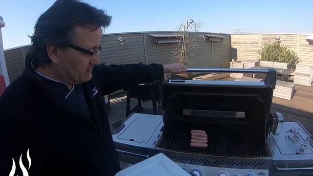 🔥 DIE GRILL- & KOCHSCHULE 🔥 HEUTE: BRATWÜRSTE PERFEKT GRILLEN + NAPOLEON GASGRILL 🍽️ MIT HANS-PETER смотреть онлайн
